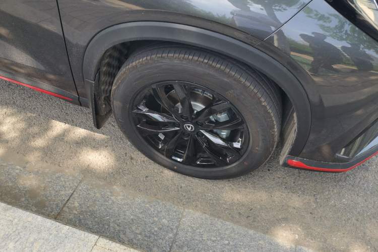 Used CHANGAN X5 PLUS 2026 Model, Second Generation, 1.5T Pioneer PRO Right Front Wheel Hub