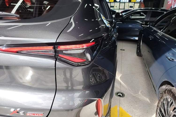Used CHANGAN X5 PLUS 2026 Model, Second Generation, 1.5T Excellence PRO Right Rear Taillight