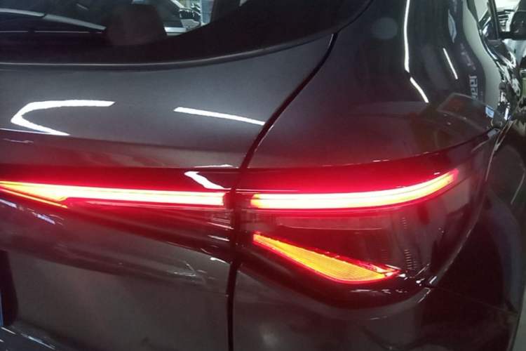 Used CHANGAN X5 PLUS 2026 Model, Second Generation, 1.5T Transcendence PRO Right Rear Taillight
