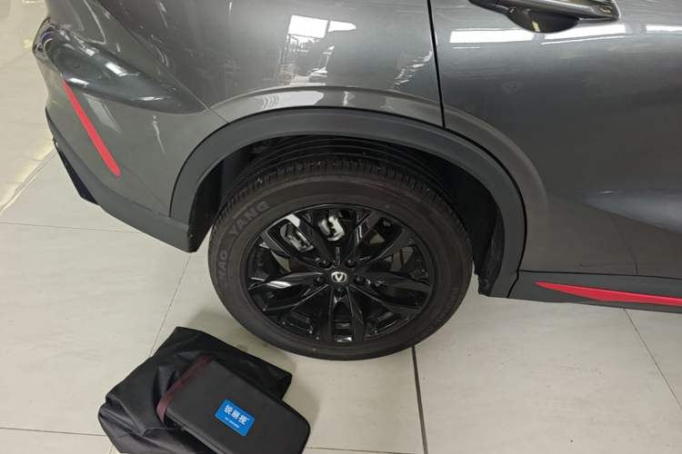 Used CHANGAN X5 PLUS 2026 Model, Second Generation, 1.5T Transcendence PRO Right Rear Wheel Hub