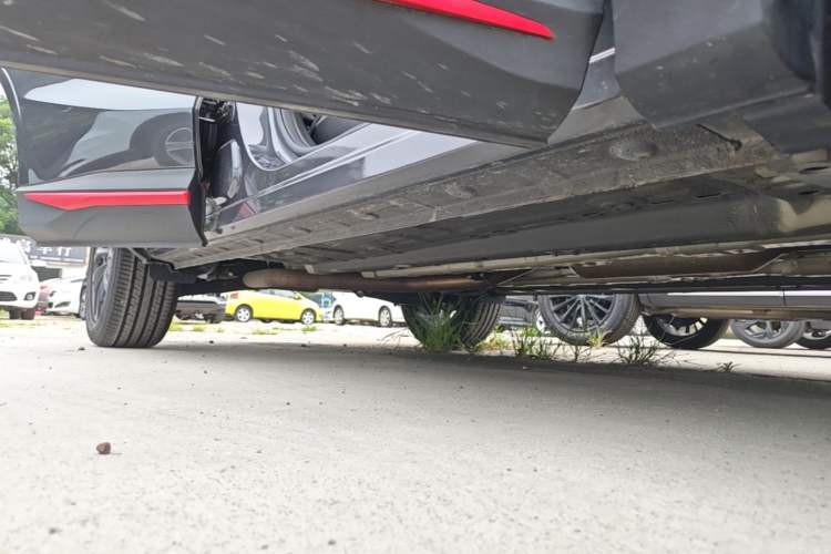 Used CHANGAN X5 PLUS 2026 Model, Second Generation, 1.5T Transcendence PRO Right Side Sill