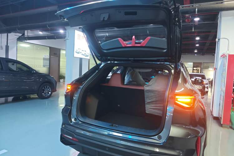 Used CHANGAN X5 PLUS 2026 Model, Second Generation, 1.5T Transcendence PRO Trunk