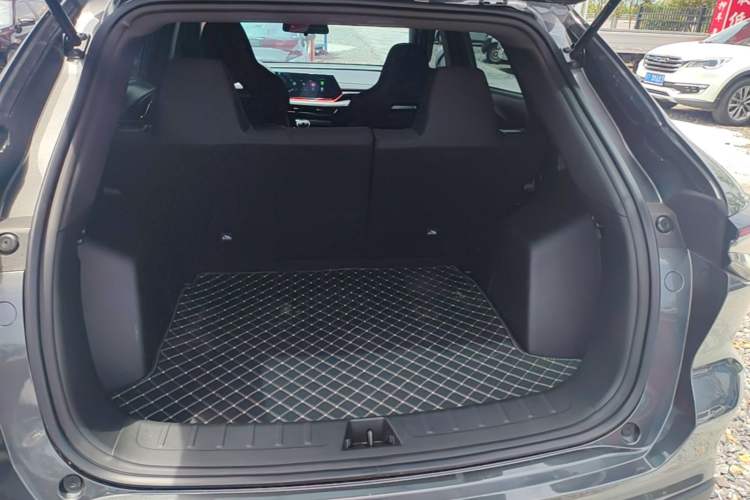 Used CHANGAN X5 PLUS 2026 Model, Second Generation, 1.5T High-Energy PRO Trunk