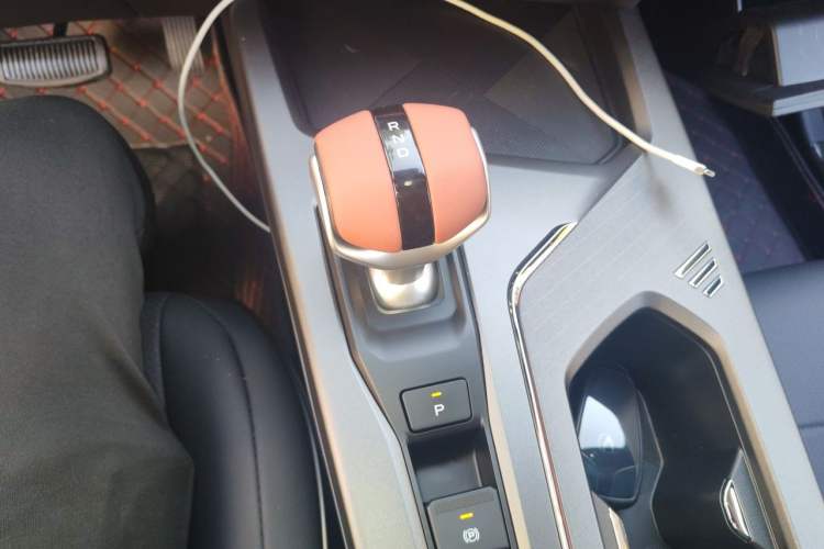 Used CHANGAN X5 PLUS 2026 Model, Second Generation, 1.5T Transcendence PRO Gear Lever
