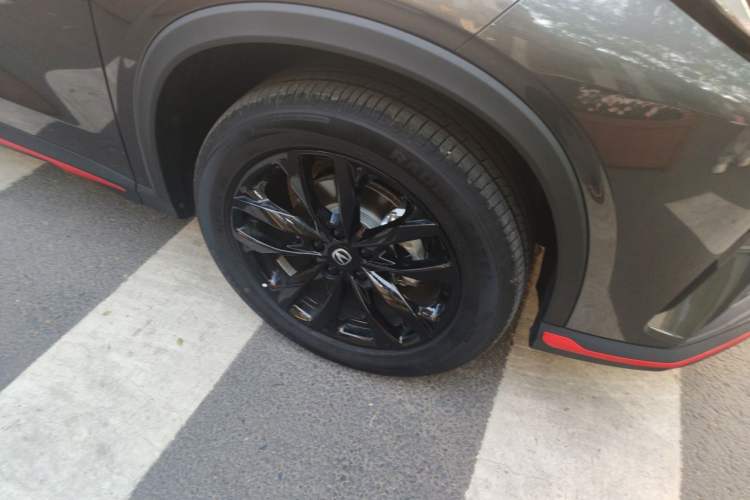 Used CHANGAN X5 PLUS 2026 Model, Second Generation, 1.5T Transcendence PRO Right Front Wheel Hub