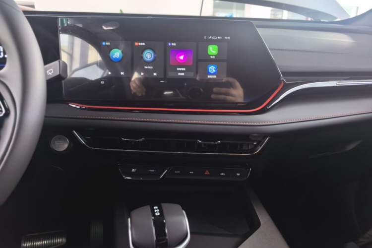 Used CHANGAN X5 PLUS 2026 Model, Second Generation, 1.5T High-Energy PRO Audio And AC Panel