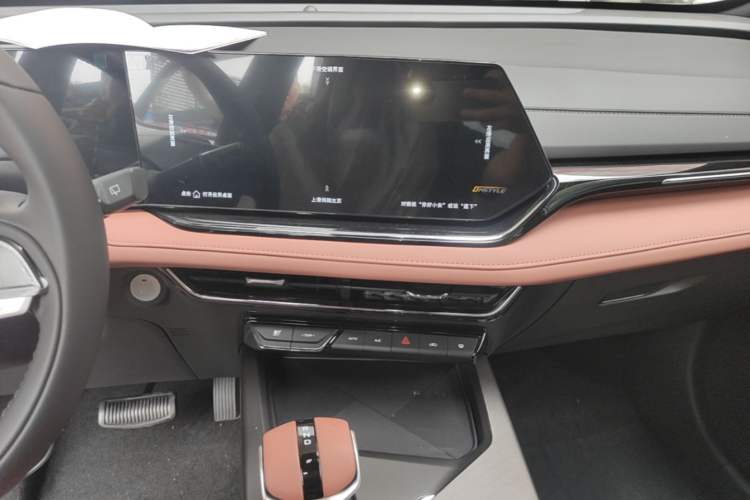 Used CHANGAN X5 PLUS 2026 Model, Second Generation, 1.5T Pioneer PRO Audio And AC Panel