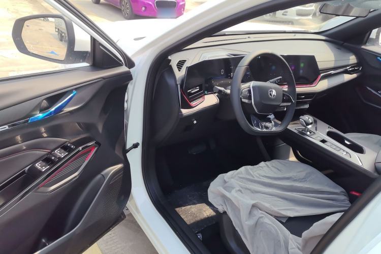 Used CHANGAN X5 PLUS 2026 Model, Second Generation, 1.5T High-Energy PRO Driver Seat