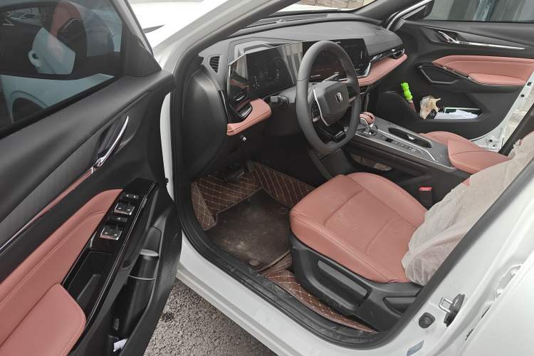 Used CHANGAN X5 PLUS 2026 Model, Second Generation, 1.5T Pioneer PRO Driver Seat