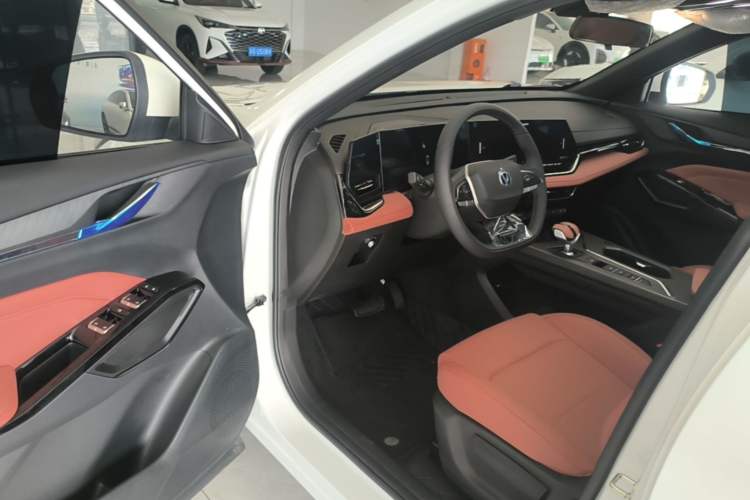 Used CHANGAN X5 PLUS 2026 Model, Second Generation, 1.5T Pioneer PRO Driver Seat