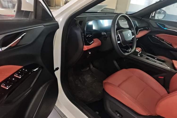 Used CHANGAN X5 PLUS 2026 Model, Second Generation, 1.5T Excellence PRO Driver Seat