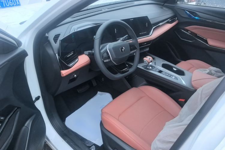 Used CHANGAN X5 PLUS 2026 Model, Second Generation, 1.5T Excellence PRO Driver Seat