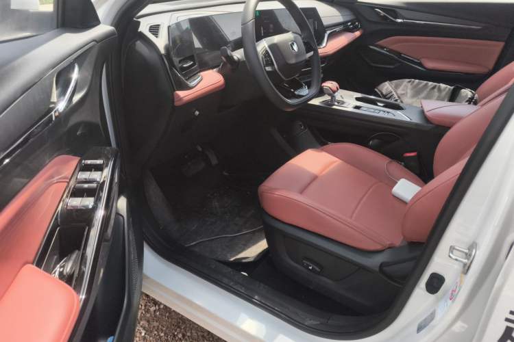 Used CHANGAN X5 PLUS 2026 Model, Second Generation, 1.5T Excellence PRO Driver Seat