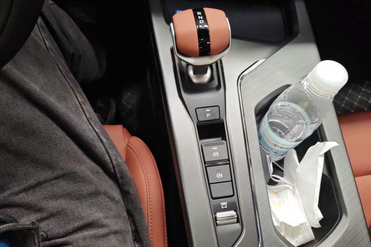 Used CHANGAN X5 PLUS 2026 Model, Second Generation, 1.5T Transcendence PRO Gear Lever
