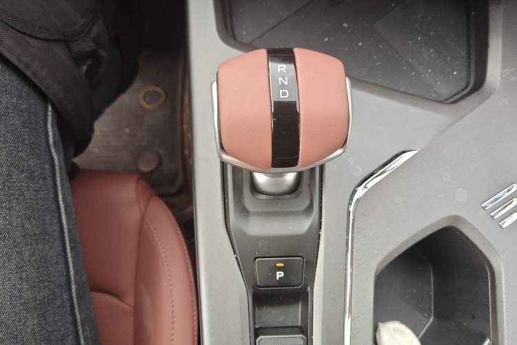 Used CHANGAN X5 PLUS 2026 Model, Second Generation, 1.5T Pioneer PRO Gear Lever