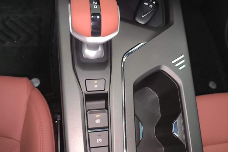 Used CHANGAN X5 PLUS 2026 Model, Second Generation, 1.5T Pioneer PRO Gear Lever