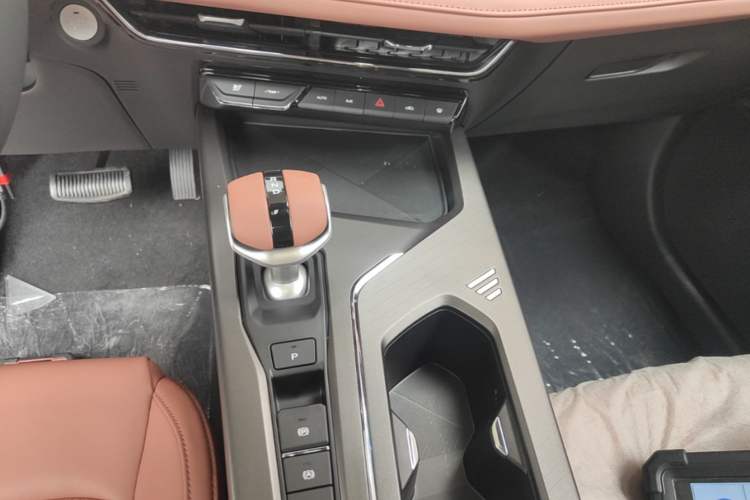 Used CHANGAN X5 PLUS 2026 Model, Second Generation, 1.5T Pioneer PRO Gear Lever