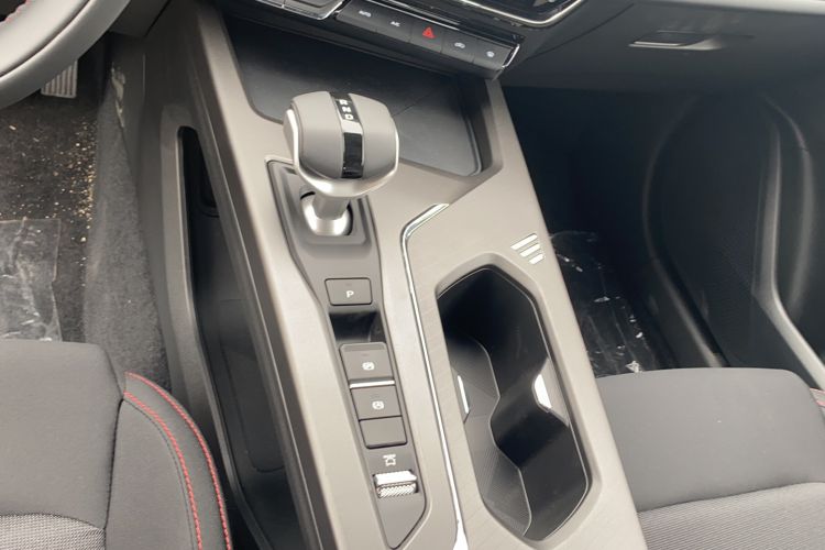 Used CHANGAN X5 PLUS 2026 Model, Second Generation, 1.5T High-Energy PRO Gear Lever