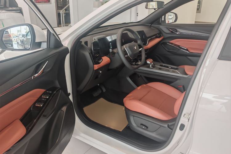 Used CHANGAN X5 PLUS 2026 Model, Second Generation, 1.5T Transcendence PRO Interior 1