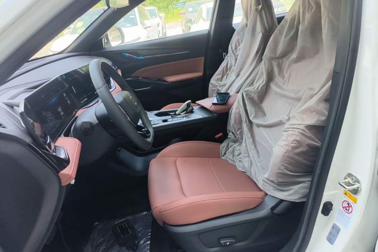 Used CHANGAN X5 PLUS 2026 Model, Second Generation, 1.5T Excellence PRO Left Front Seat