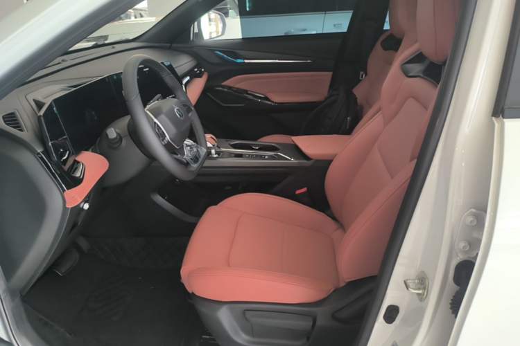 Used CHANGAN X5 PLUS 2026 Model, Second Generation, 1.5T Pioneer PRO Left Front Seat
