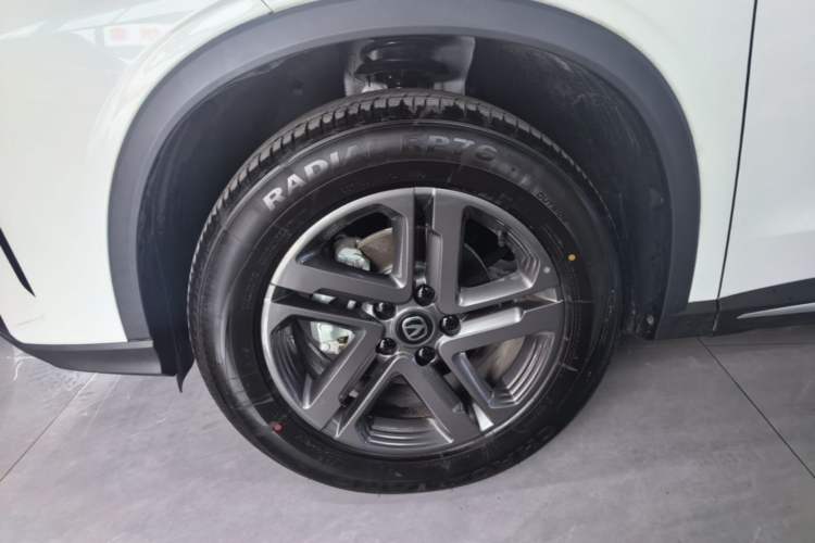 Used CHANGAN X5 PLUS 2026 Model, Second Generation, 1.5T High-Energy PRO Left Front Wheel Hub