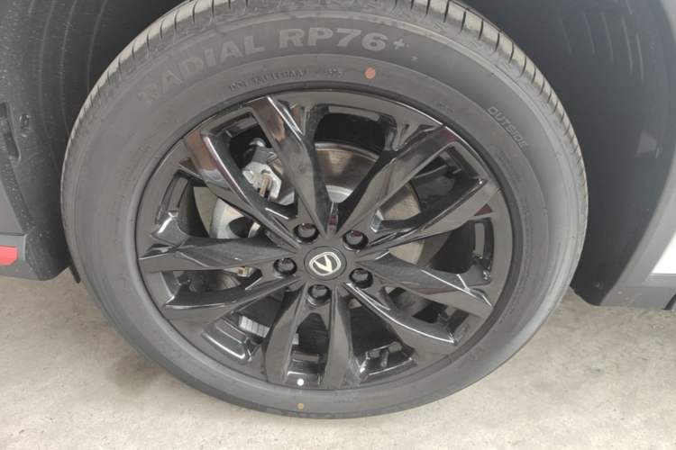 Used CHANGAN X5 PLUS 2026 Model, Second Generation, 1.5T Pioneer PRO Left Front Wheel Hub