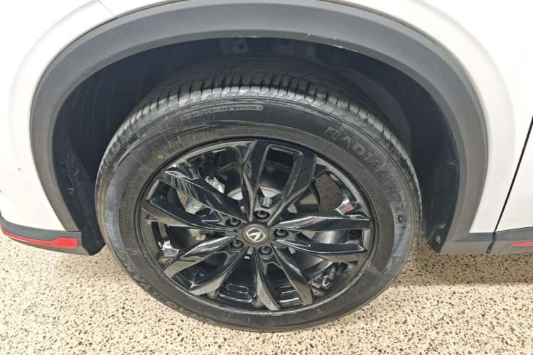 Used CHANGAN X5 PLUS 2026 Model, Second Generation, 1.5T Transcendence PRO Left Front Wheel Hub
