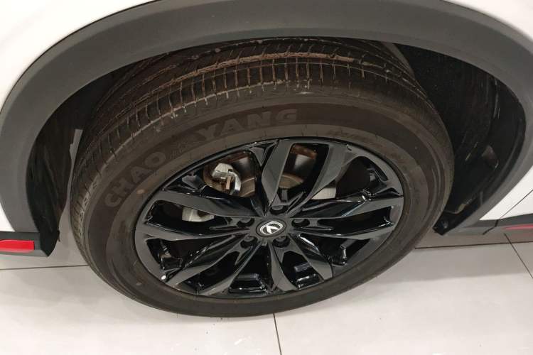 Used CHANGAN X5 PLUS 2026 Model, Second Generation, 1.5T Transcendence PRO Left Front Wheel Hub