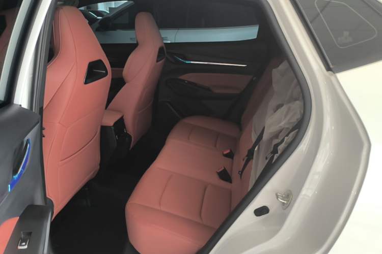Used CHANGAN X5 PLUS 2026 Model, Second Generation, 1.5T Pioneer PRO Left Rear Seat