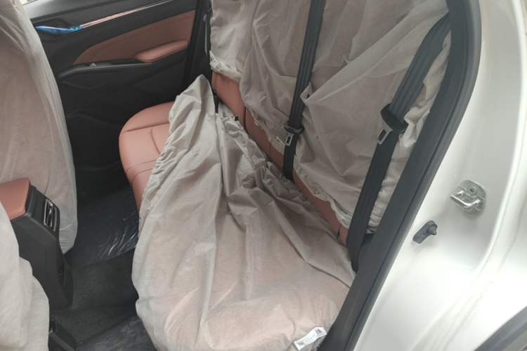 Used CHANGAN X5 PLUS 2026 Model, Second Generation, 1.5T Pioneer PRO Left Rear Seat