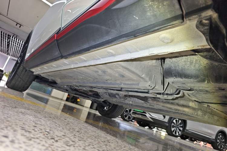 Used CHANGAN X5 PLUS 2026 Model, Second Generation, 1.5T Transcendence PRO Left Side Sill