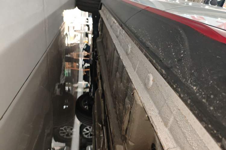 Used CHANGAN X5 PLUS 2026 Model, Second Generation, 1.5T Transcendence PRO Left Side Sill