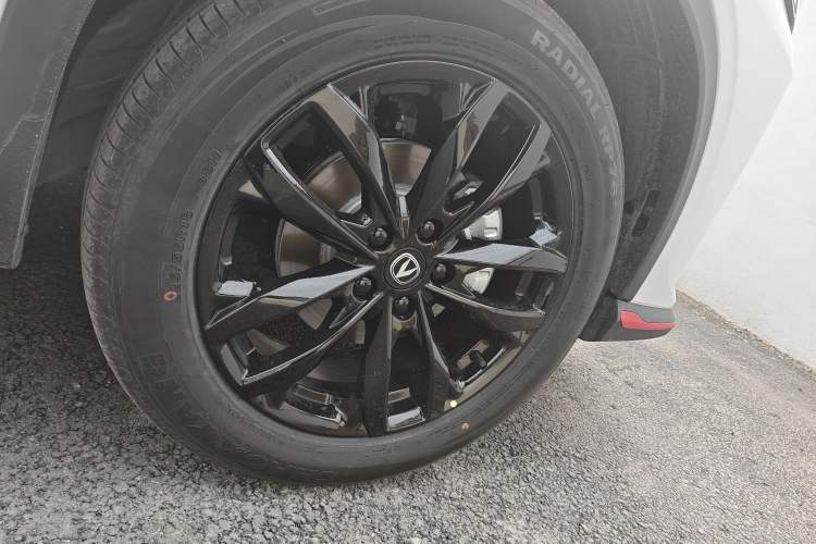 Used CHANGAN X5 PLUS 2026 Model, Second Generation, 1.5T Pioneer PRO Right Front Wheel Hub