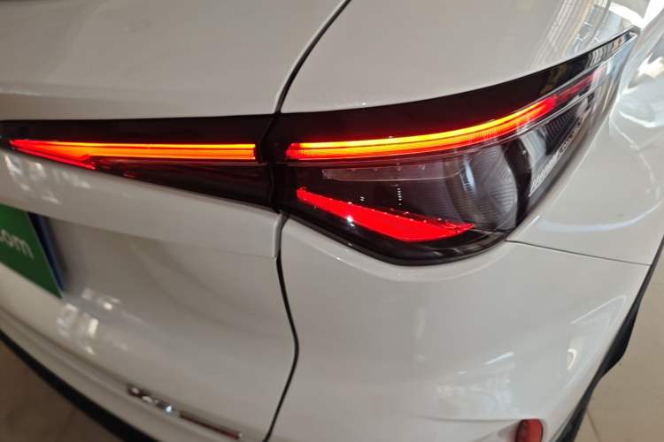 Used CHANGAN X5 PLUS 2026 Model, Second Generation, 1.5T Transcendence PRO Right Rear Taillight