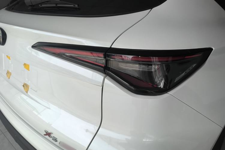 Used CHANGAN X5 PLUS 2026 Model, Second Generation, 1.5T Pioneer PRO Right Rear Taillight