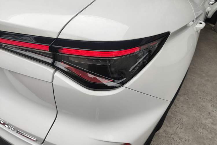 Used CHANGAN X5 PLUS 2026 Model, Second Generation, 1.5T Pioneer PRO Right Rear Taillight