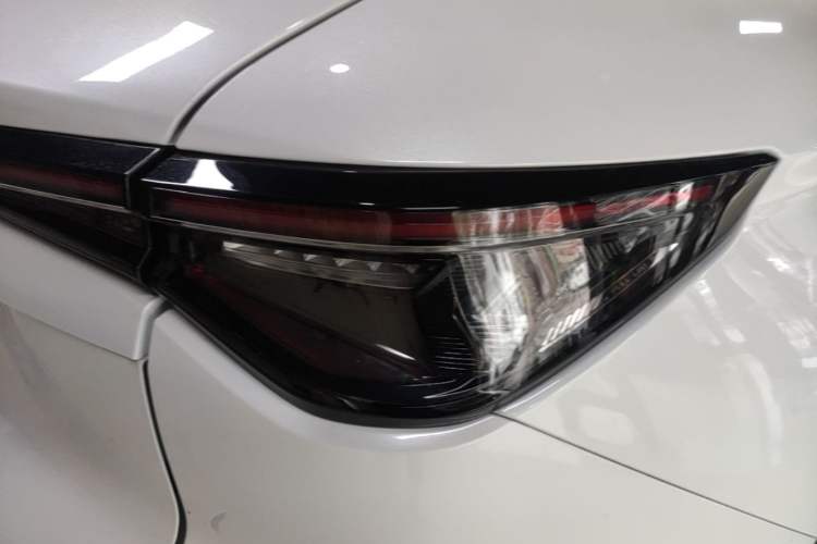 Used CHANGAN X5 PLUS 2026 Model, Second Generation, 1.5T High-Energy PRO Right Rear Taillight