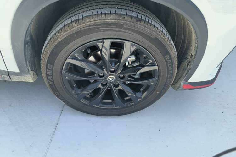 Used CHANGAN X5 PLUS 2026 Model, Second Generation, 1.5T Excellence PRO Right Rear Wheel Hub
