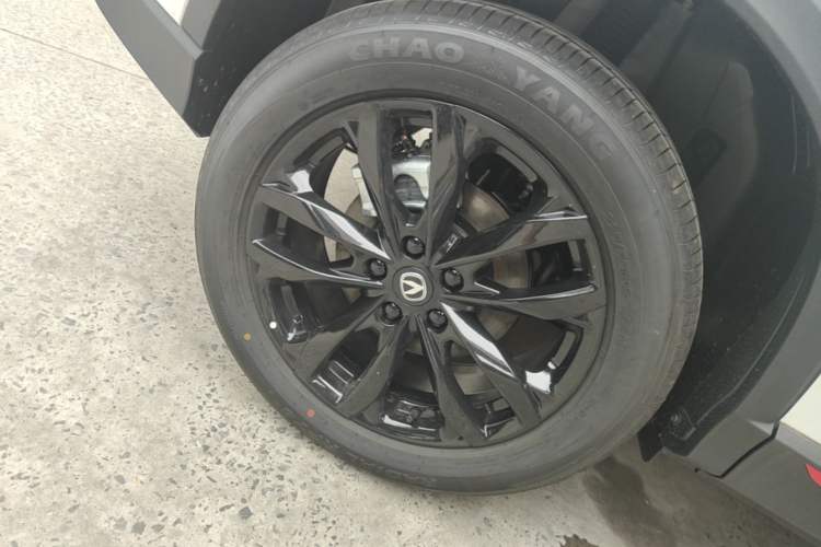 Used CHANGAN X5 PLUS 2026 Model, Second Generation, 1.5T Pioneer PRO Right Rear Wheel Hub
