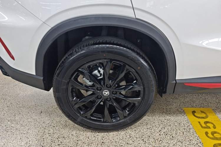 Used CHANGAN X5 PLUS 2026 Model, Second Generation, 1.5T Transcendence PRO Right Rear Wheel Hub