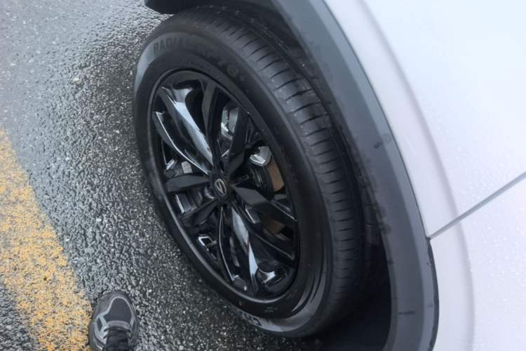 Used CHANGAN X5 PLUS 2026 Model, Second Generation, 1.5T Excellence PRO Right Rear Wheel Hub
