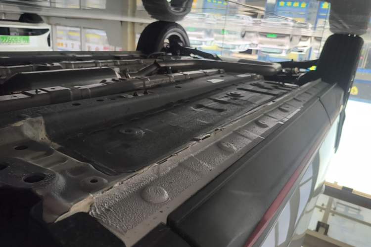 Used CHANGAN X5 PLUS 2026 Model, Second Generation, 1.5T Pioneer PRO Right Side Sill