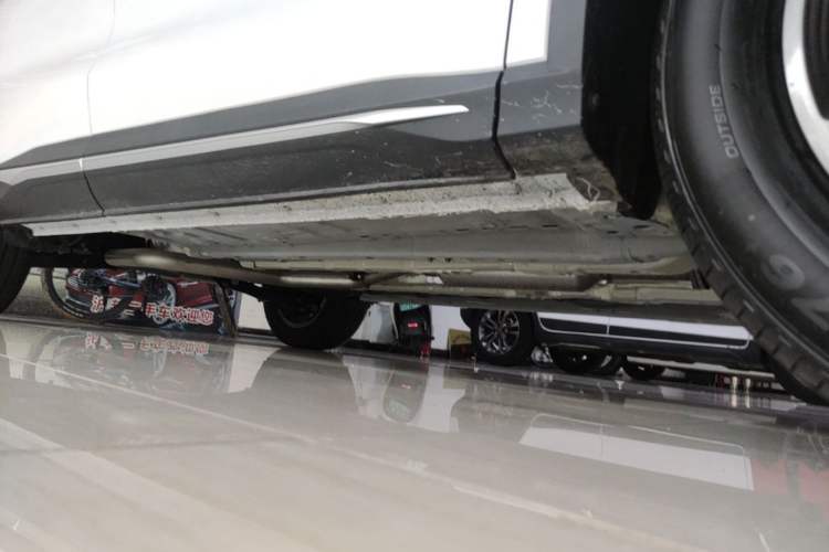 Used CHANGAN X5 PLUS 2026 Model, Second Generation, 1.5T High-Energy PRO Right Side Sill