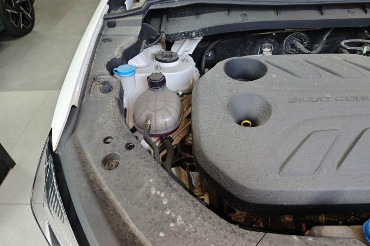 Used CHANGAN X7 PLUS 2024 1.5T Automatic Luxury 7-Seater Engine Bay Right