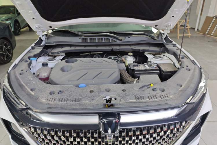 Used CHANGAN X7 PLUS 2024 1.5T Automatic Luxury 7-Seater Engine Bay