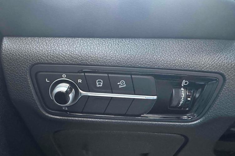 Used CHANGAN X7 PLUS 2024 1.5T Automatic Prestige 7-Seater Interior 10