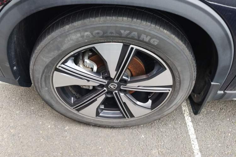 Used CHANGAN X7 PLUS 2024 1.5T Automatic Luxury Edition 5 Seats Left Front Wheel Hub