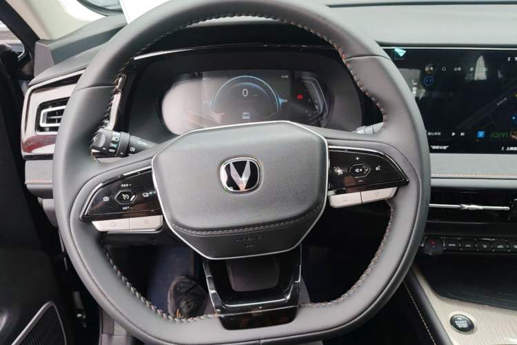 Used CHANGAN X7 PLUS 2024 1.5T Automatic Luxury Edition 5 Seats Steering Wheel
