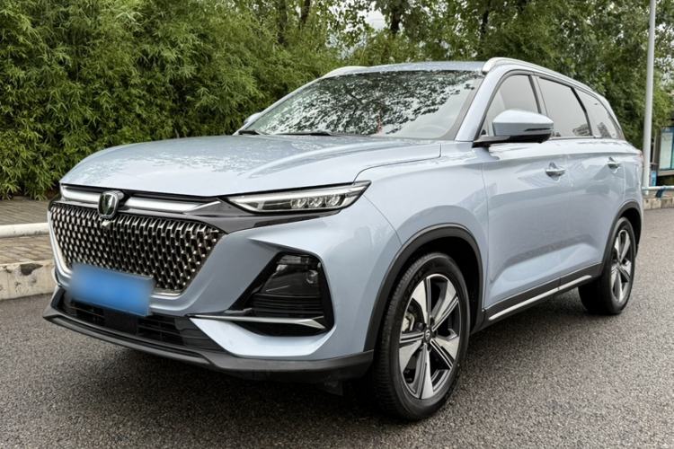 CHANGAN X7 PLUS 2024 1.5T Automatic Prestige 7-Seater - Distinguished
